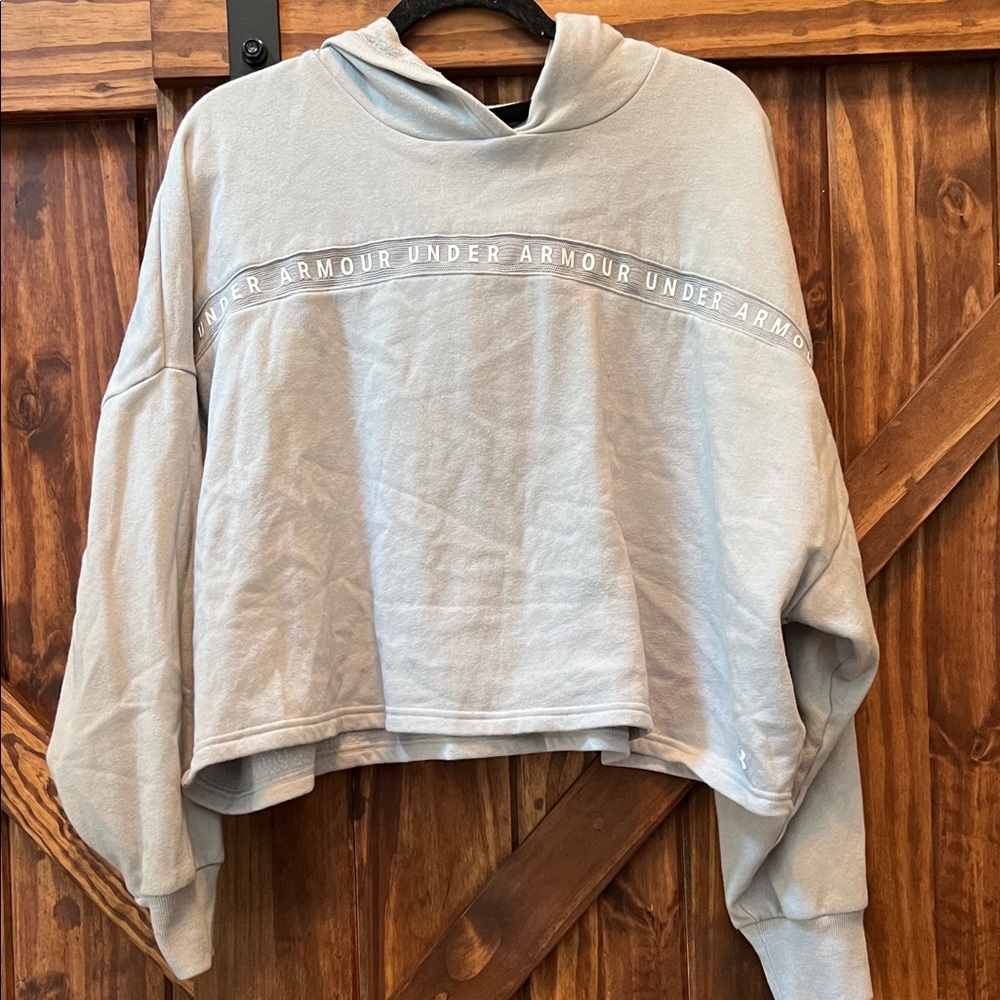 Under Armour Women's Light Gray Sweatshirt